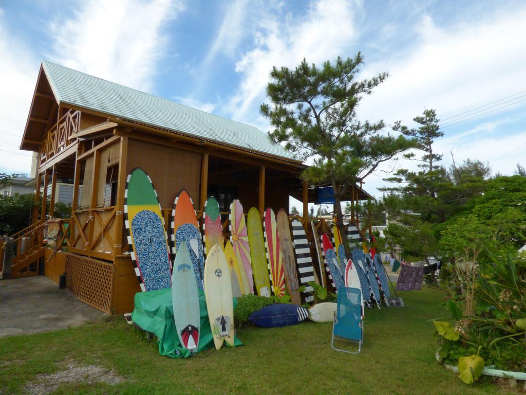 Hotel Tropical Surf House Okinawa Onna Exterior foto